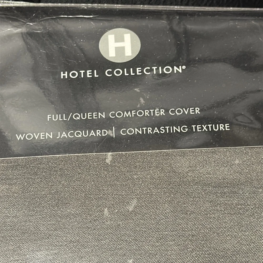 Hotel Collection Duvet Cover in Style Frame, size Full/Queen.